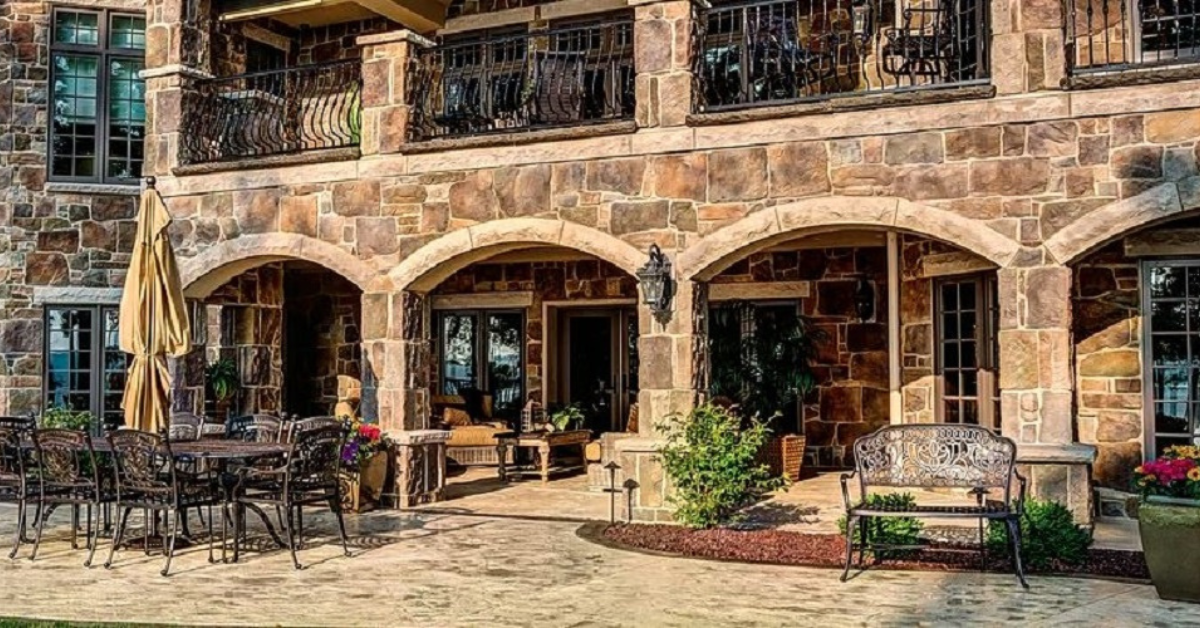 Products from Casa di Sassi Provide Old-World Italian Look